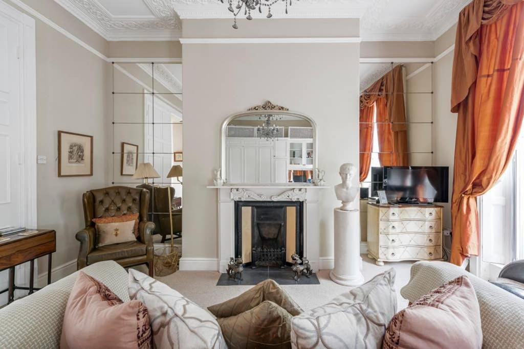 Beautiful Studio With Private Outside Terrace Apartment Bath Bagian luar foto