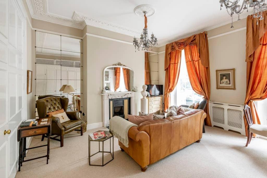 Beautiful Studio With Private Outside Terrace Apartment Bath Bagian luar foto