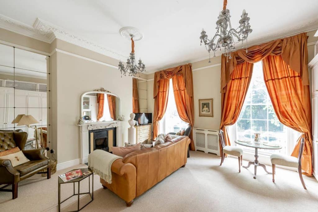 Beautiful Studio With Private Outside Terrace Apartment Bath Bagian luar foto