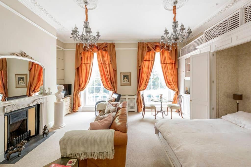 Beautiful Studio With Private Outside Terrace Apartment Bath Bagian luar foto