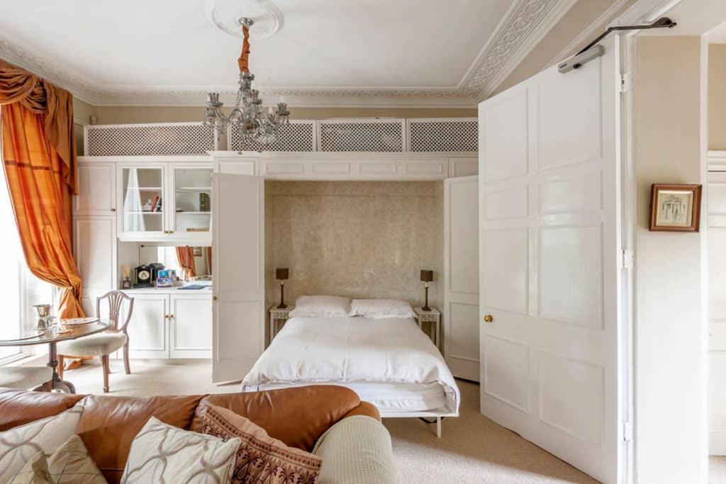 Beautiful Studio With Private Outside Terrace Apartment Bath Bagian luar foto
